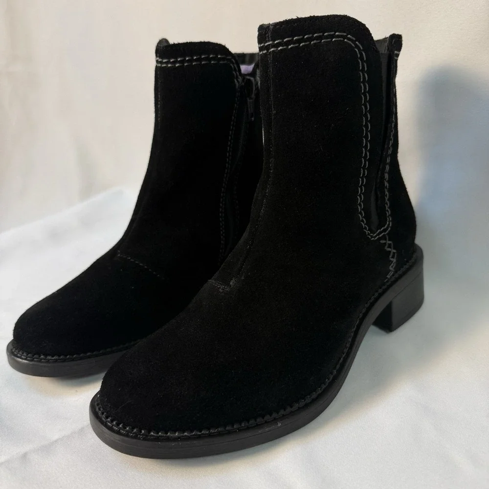 Clarks Womens Black Suede Maye Chelsea Boots sz‎ 6 Outdoor Casual Comfort Winter